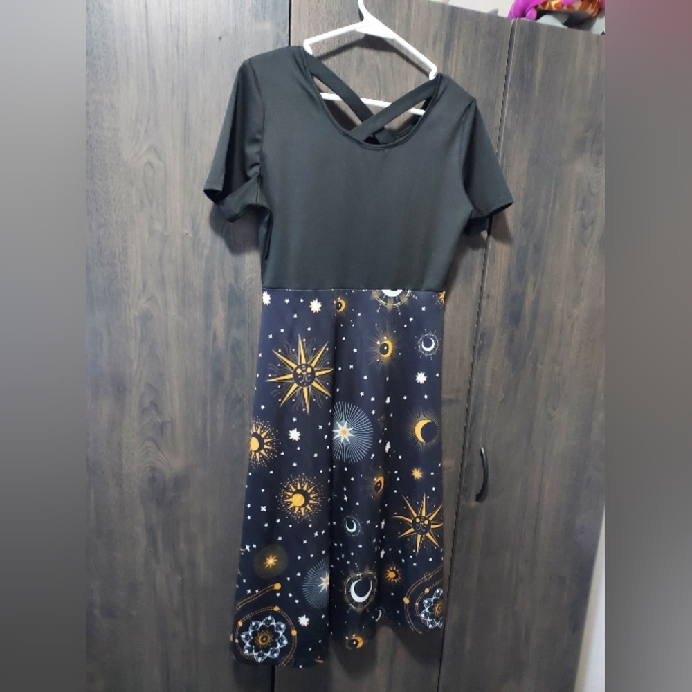 Sun Moon Star Galaxy Dress Short Sleeve High Waisted Belted A-Line Midi Dress - Picture 4 of 5